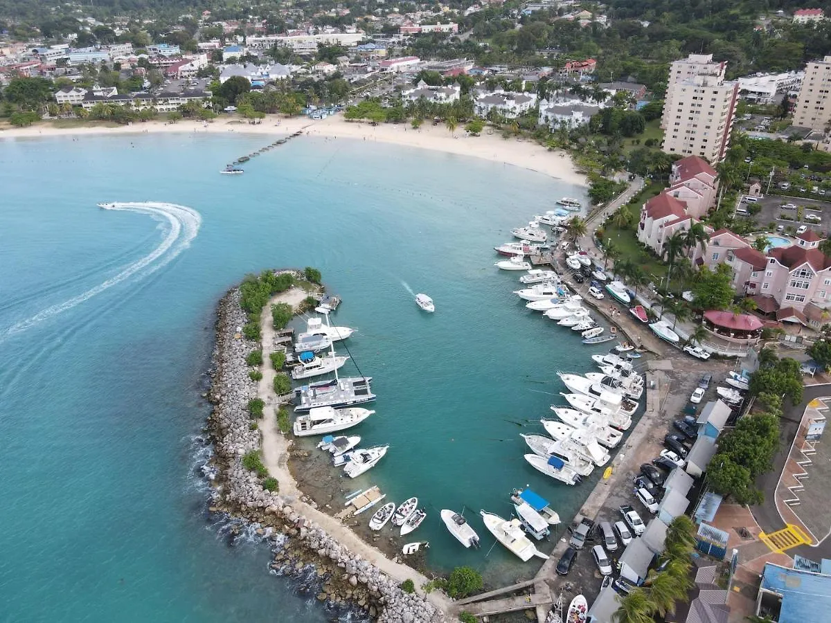 Ocho Rios Sandcastles A19 جامايكا